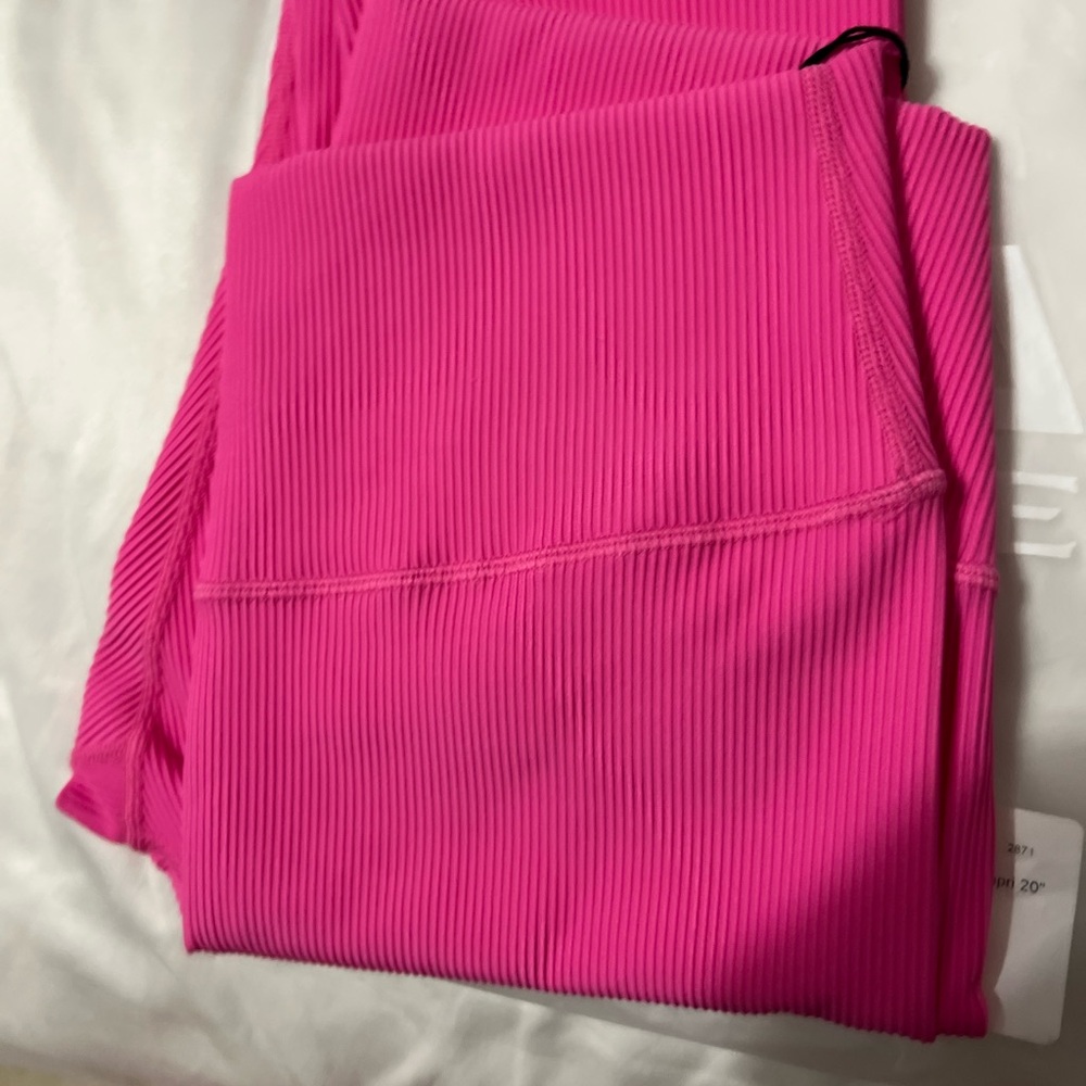 ZYIA Pink Hi-Rise Capri Leggings - Picture 2 of 3